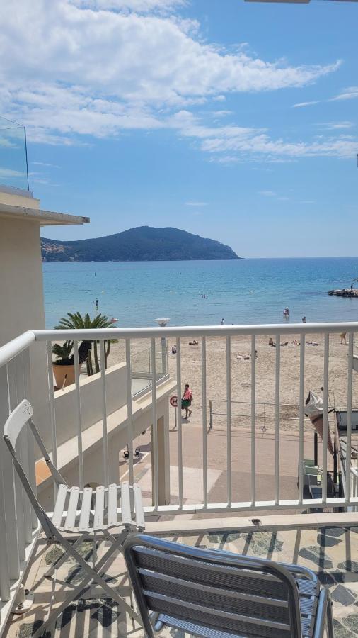 Les Pieds dans l'Ô - Appartement 50m2 Front de mer Saint-Cyr-sur-Mer Exterior foto